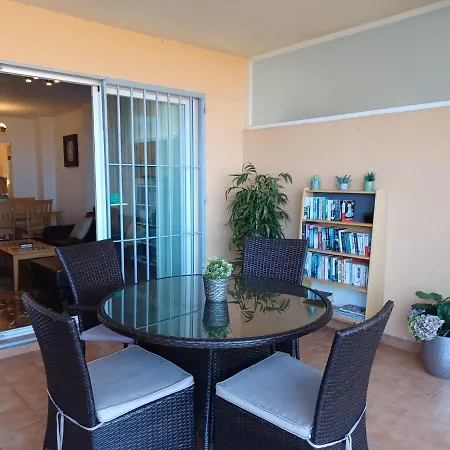 Apartment Garden With Sea View In